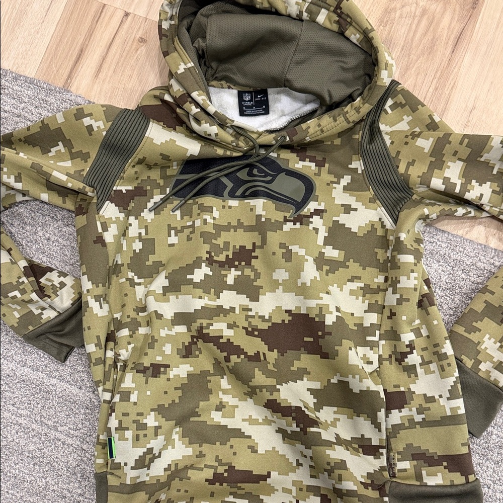 Women’s Seahawks Camo Hoodie - Olive Green size M fits like S